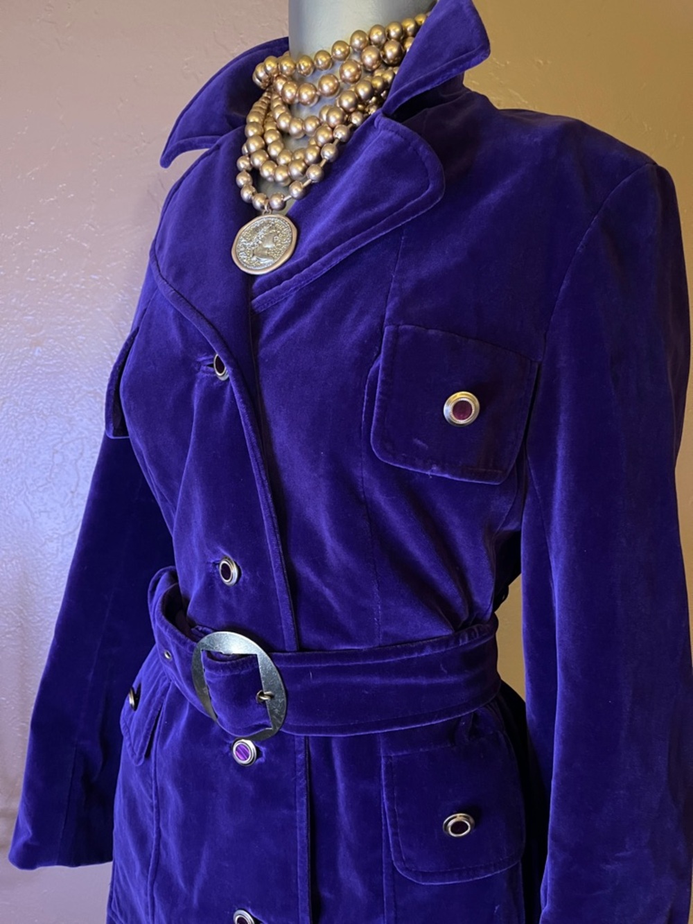 Vintage Rare 1960’s Purple Velvet Belted Pea Coat with Statement Buckle. Sz M - Picture 4 of 6